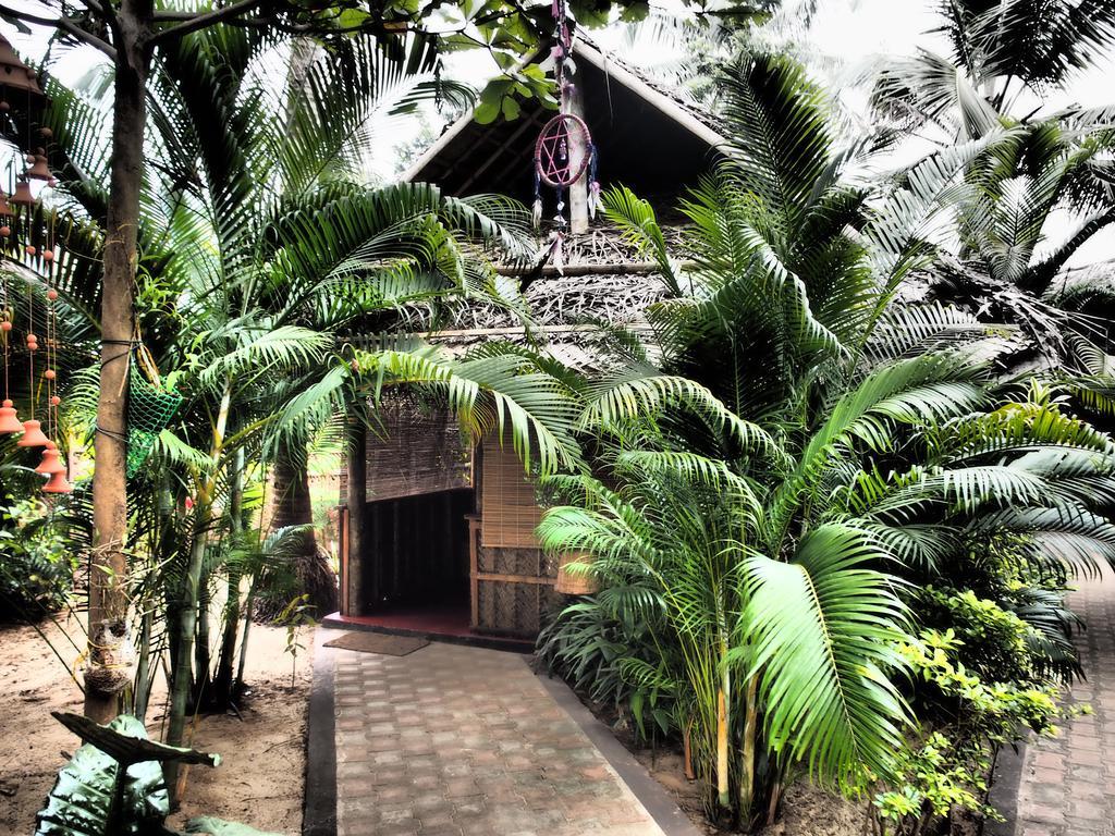 The Palm Trees Resort Патнэм Экстерьер фото