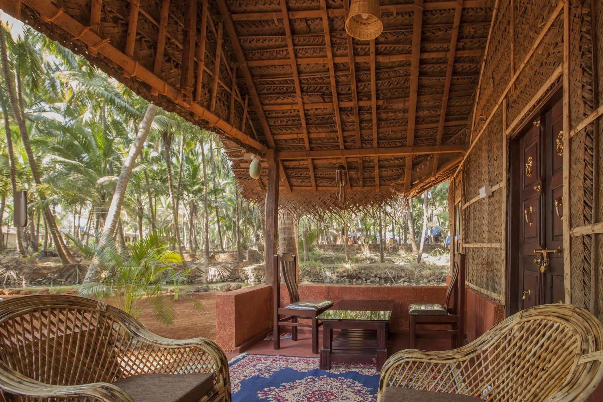 The Palm Trees Resort Патнэм Экстерьер фото